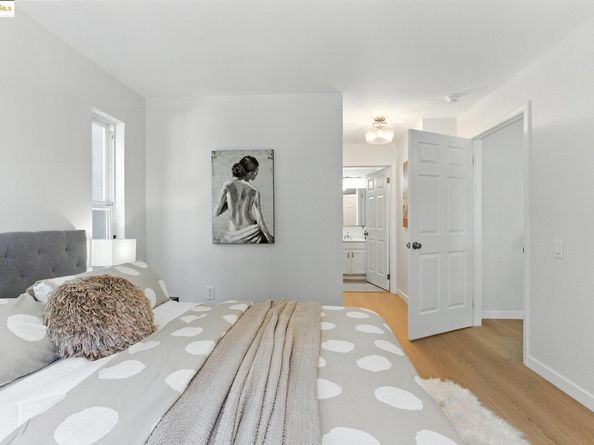 555 10th Street 201, Oakland CA 94607