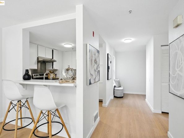 555 10th Street 201, Oakland CA 94607