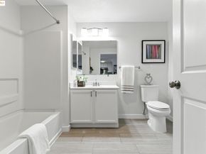 555 10th Street 201, Oakland CA 94607