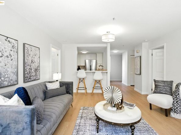 555 10th Street 201, Oakland CA 94607