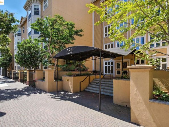 555 10th Street 201, Oakland CA 94607