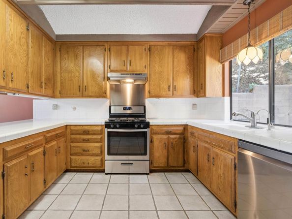 3065 Paddington Rd, Glendale CA 91206