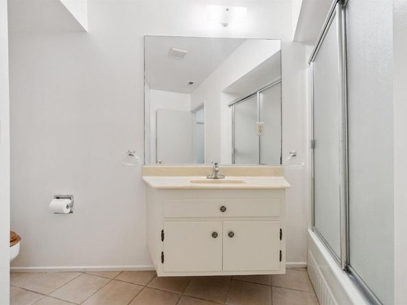 3065 Paddington Rd, Glendale CA 91206