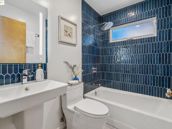 196 Glenwood Glade, Oakland CA 94611