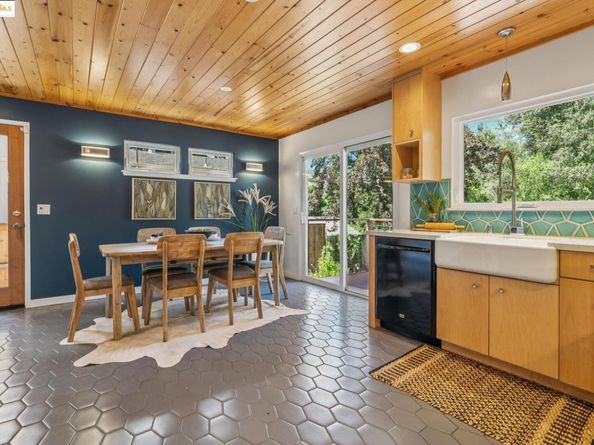 196 Glenwood Glade, Oakland CA 94611
