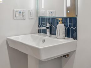 196 Glenwood Glade, Oakland CA 94611
