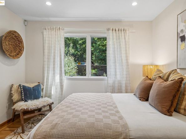 196 Glenwood Glade, Oakland CA 94611
