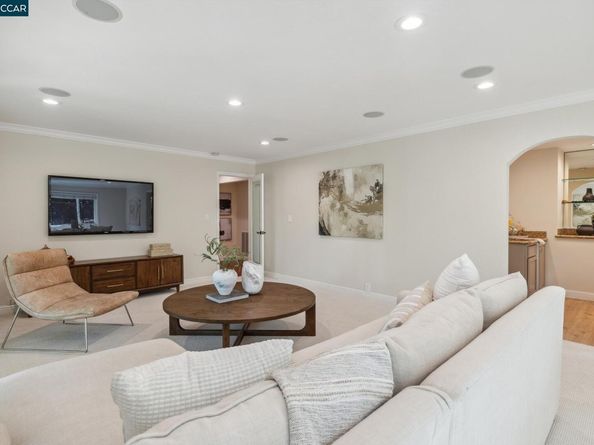 561 Morecroft Road, Lafayette CA 94549