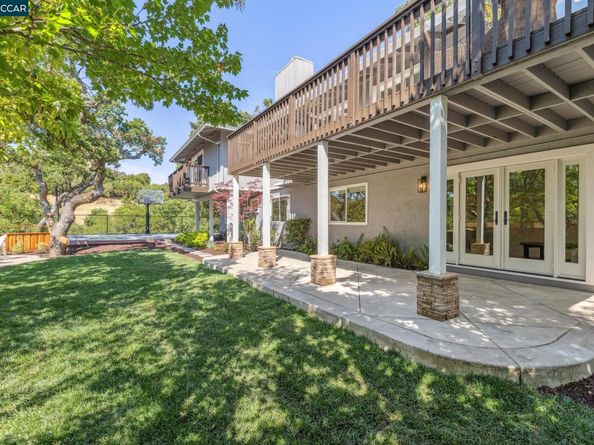 561 Morecroft Road, Lafayette CA 94549