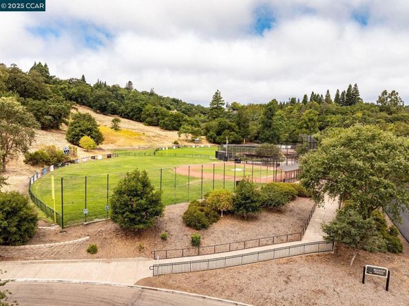 706 St Marys Road, Lafayette CA 94549