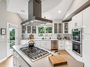 2005 Tunnel Road, Oakland CA 94611