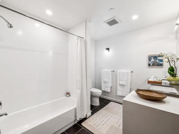 2005 Tunnel Road, Oakland CA 94611