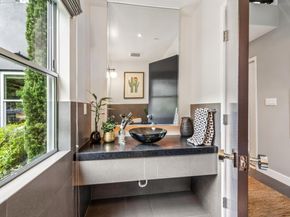 2005 Tunnel Road, Oakland CA 94611
