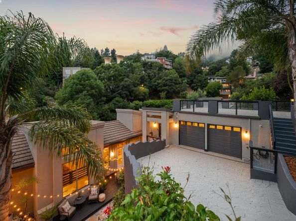 2005 Tunnel Road, Oakland CA 94611