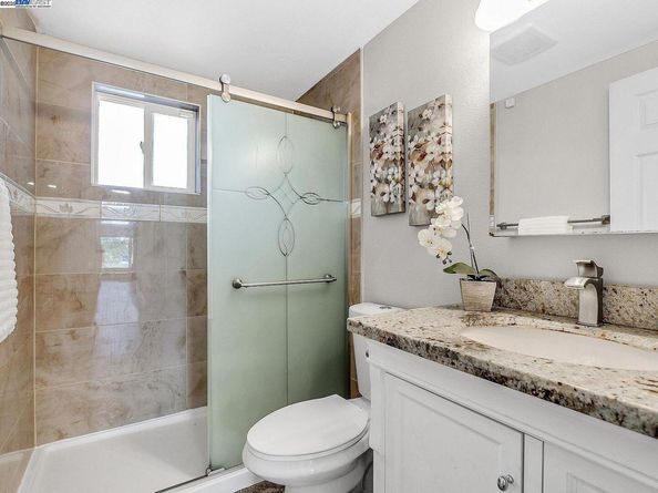 27584 La Porte Ave, Hayward CA 94545