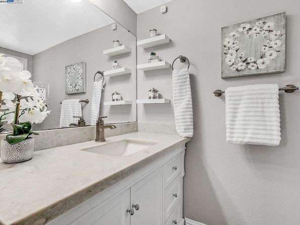 27584 La Porte Ave, Hayward CA 94545