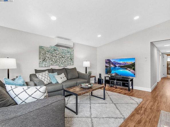 27584 La Porte Ave, Hayward CA 94545