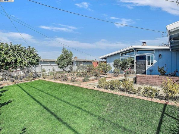 27584 La Porte Ave, Hayward CA 94545