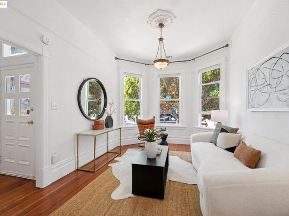 3116 Harrison St, Oakland CA 94611