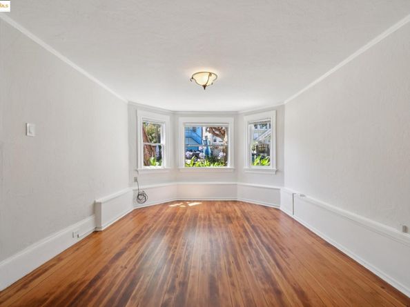 3116 Harrison St, Oakland CA 94611