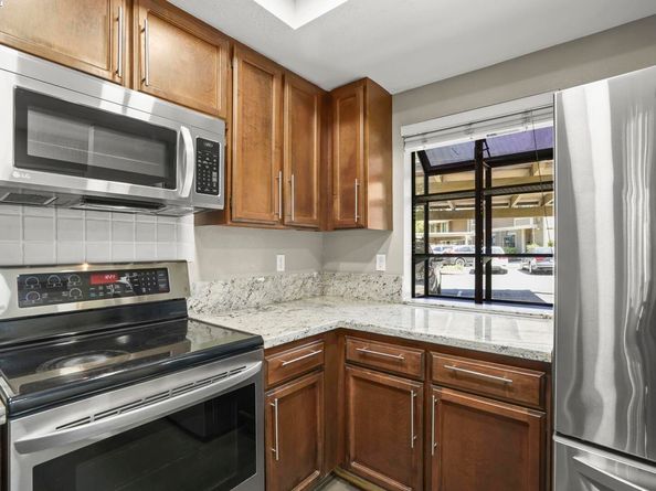 458 Eastgate Ln, Martinez CA 94553