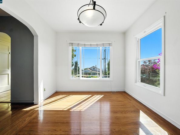 7420 Sunkist Dr, Oakland CA 94605