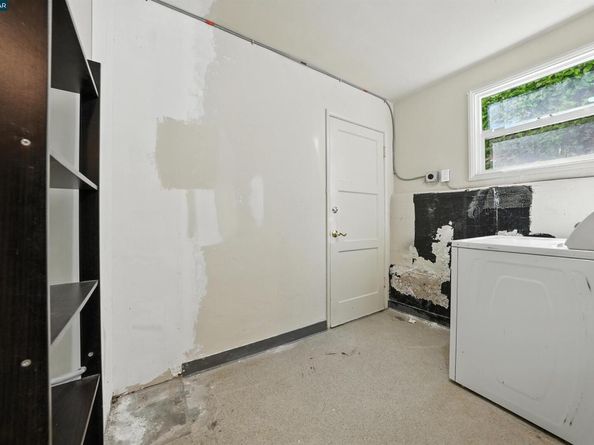 7420 Sunkist Dr, Oakland CA 94605