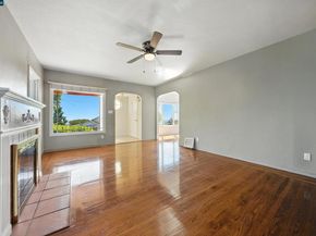 7420 Sunkist Dr, Oakland CA 94605