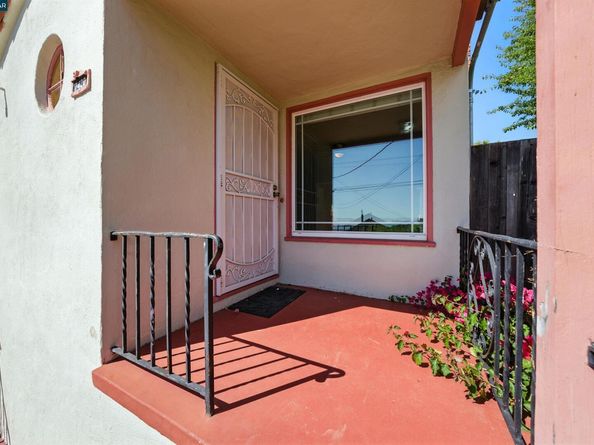 7420 Sunkist Dr, Oakland CA 94605
