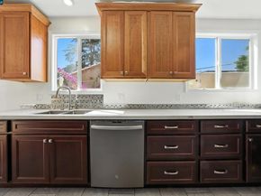 7420 Sunkist Dr, Oakland CA 94605