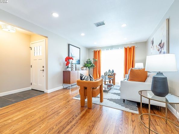 32409 Elizabeth Way, Union City CA 94587