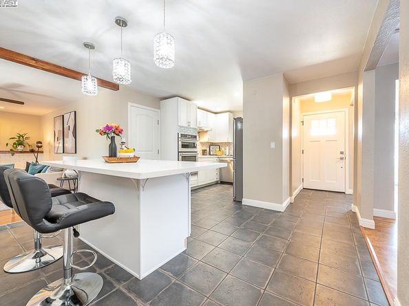 32409 Elizabeth Way, Union City CA 94587