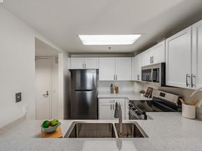988 Franklin St 312, Oakland CA 94607