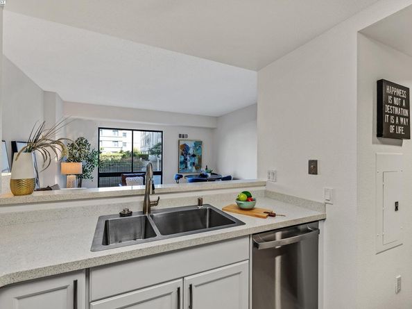988 Franklin St 312, Oakland CA 94607