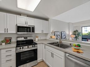 988 Franklin St 312, Oakland CA 94607