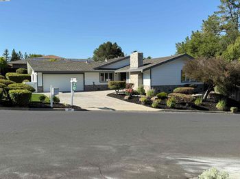 174 Town And Country Dr