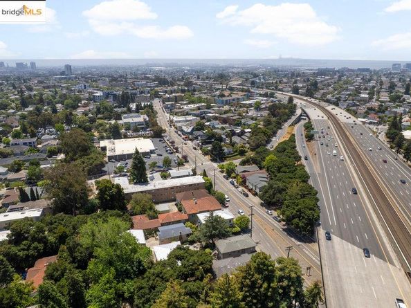 5438 Claremont Avenue, Oakland CA 94618
