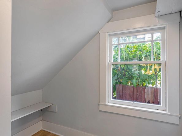 863 40th St., Oakland CA 94608