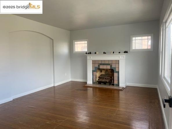 863 40th St., Oakland CA 94608