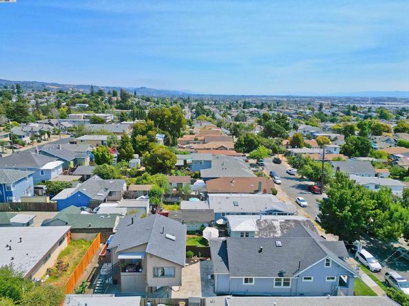 3914 Aqua Vista St, Oakland CA 94601