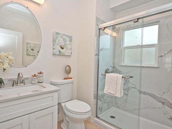 3914 Aqua Vista St, Oakland CA 94601
