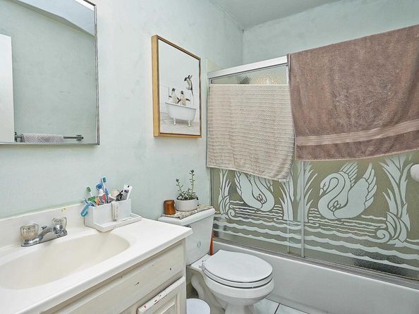 3914 Aqua Vista St, Oakland CA 94601