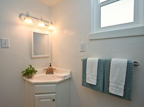 3914 Aqua Vista St, Oakland CA 94601