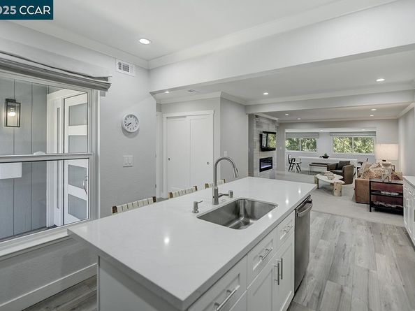 1124 Singingwood Ct 5, Walnut Creek CA 94595