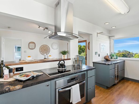 6623 Outlook Ave, Oakland CA 94605