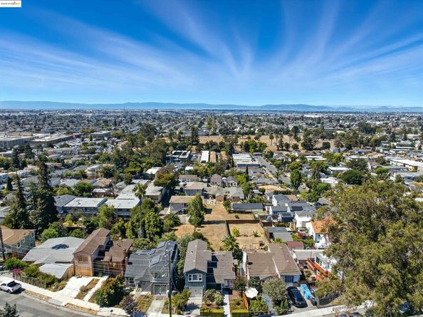 6623 Outlook Ave, Oakland CA 94605