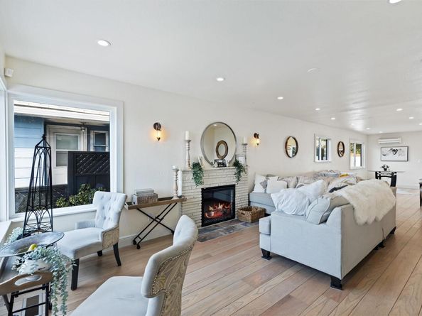 7756 Sunkist Dr, Oakland CA 94605