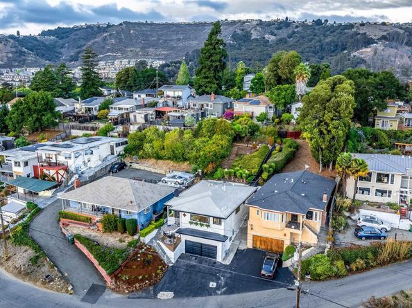 7756 Sunkist Dr, Oakland CA 94605