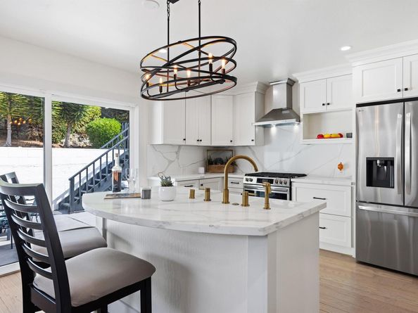 7756 Sunkist Dr, Oakland CA 94605