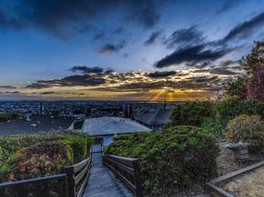 7756 Sunkist Dr, Oakland CA 94605